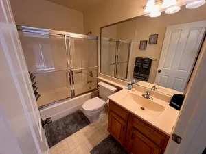 211 Dahlia ave. Apartment M
