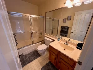 211 Dahlia ave. Apartment M