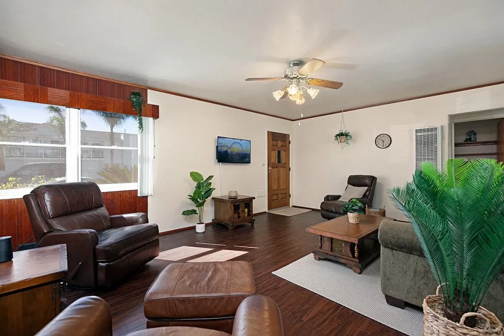 246 Elm Ave